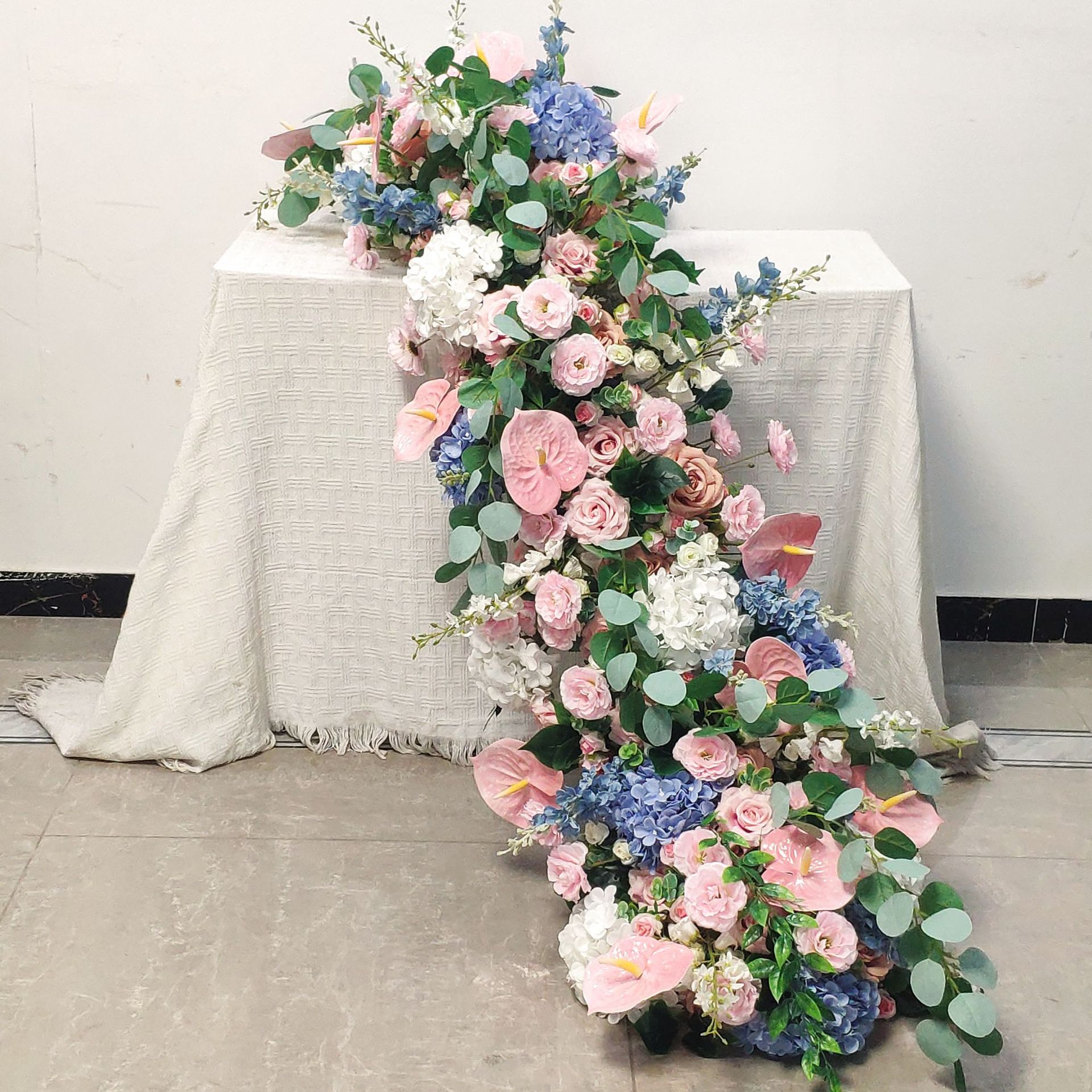 Luxury Lifestyle Items - Uflower Luxury Artificial Flower Centerpiece for