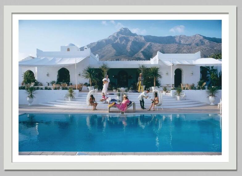 Retro Poolside Host Luxury Lif - Luxury Lifestyle Living ulasan dan harga